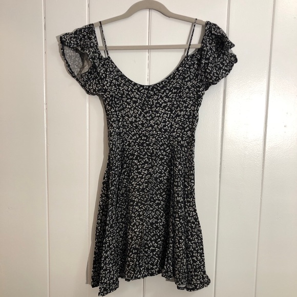 Pins and Needles Floral Dress - Picture 2 of 3